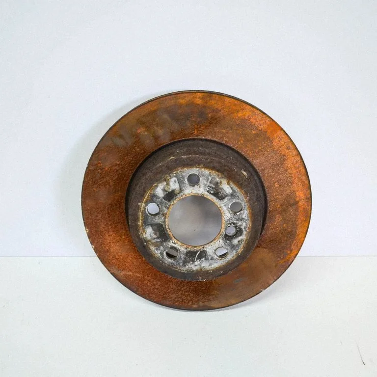 Aizmugurējais bremžu disks – labā