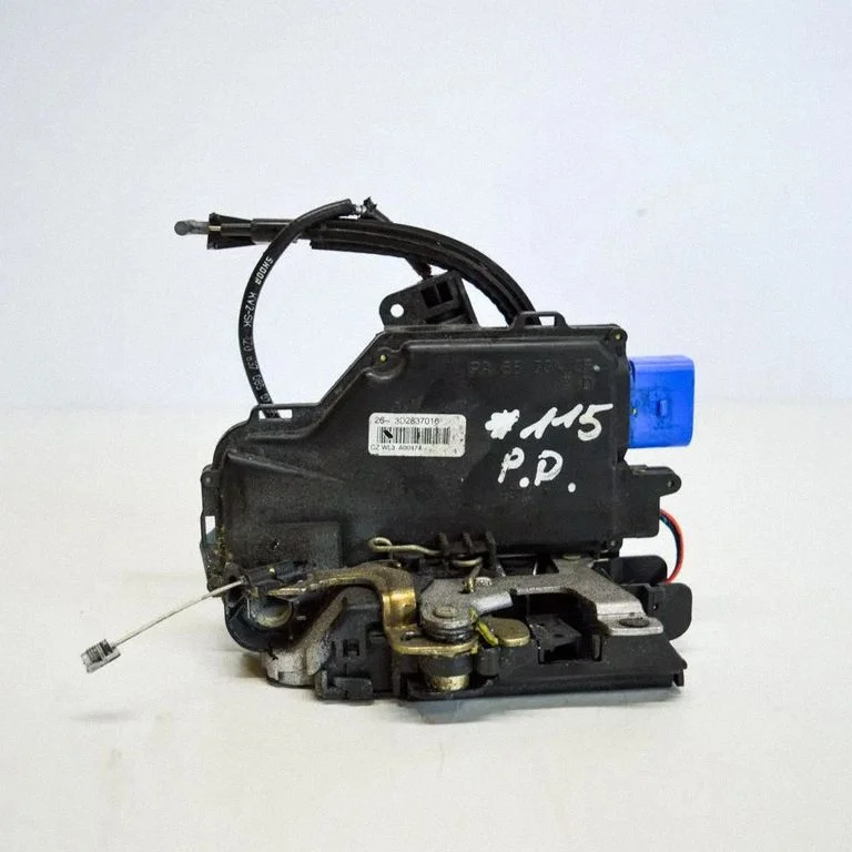 Zamek drzwi przednich 3D2837016