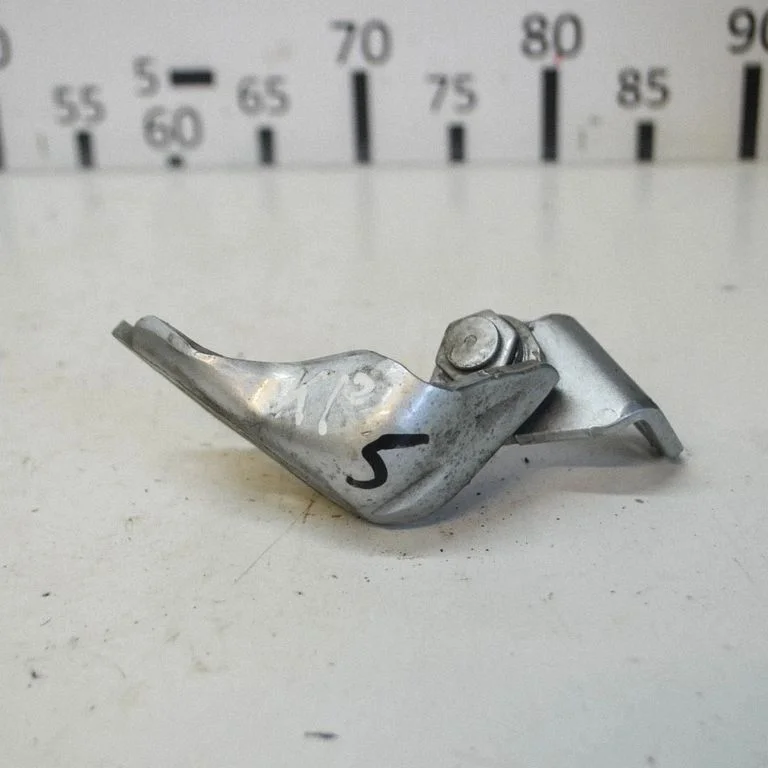 Front door upper hinge CJ54S22811AC