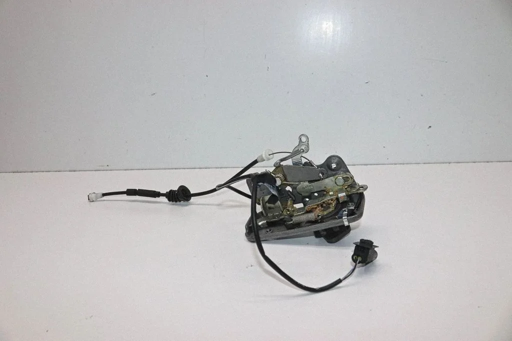 Wkładka zamka przy klamce (wersja 2-drzwiowa) A4637203503