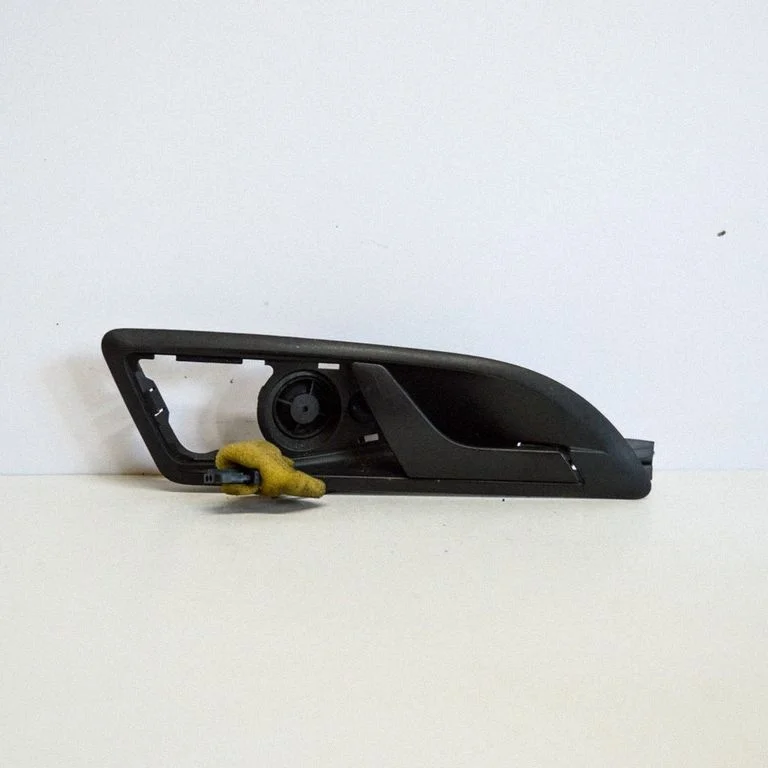 Front door interior handle – Skoda Octavia Mk2 (1Z) (2004-2013)