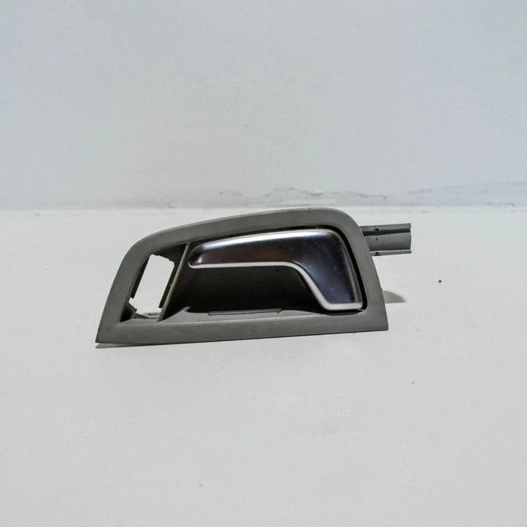 Front door interior handle – Audi A8 S8 D3 4E (2002-2009)