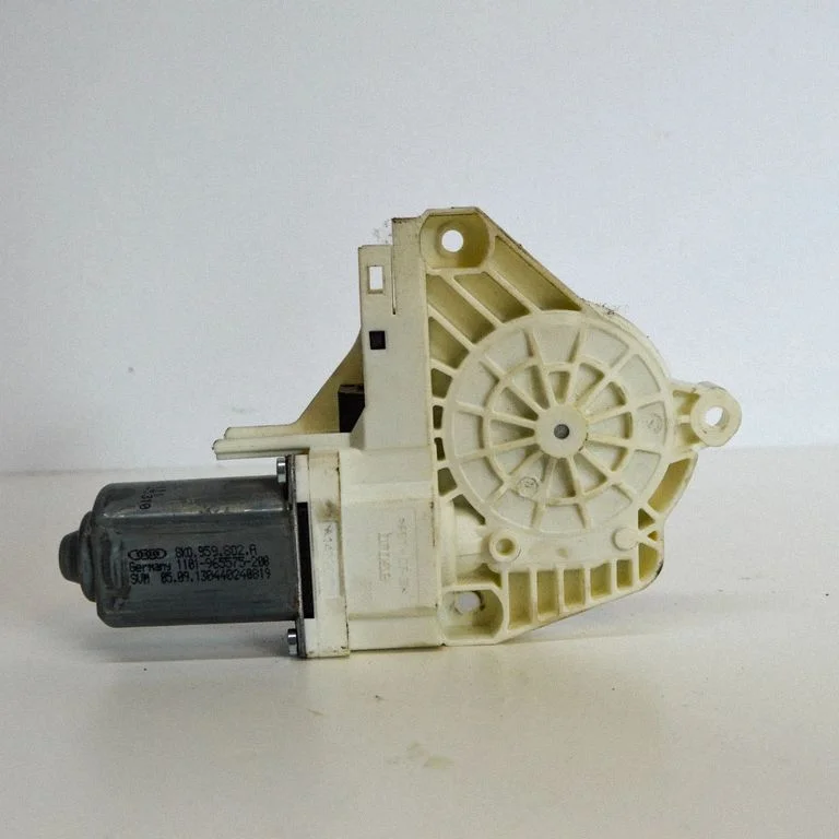 Front door window regulator motor – Audi Q7 4L (2005-2015)