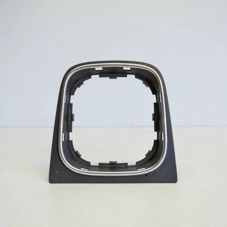 Ramka dźwigni zmiany biegów (plastikowa) – Volkswagen Jetta V (2005-2010)