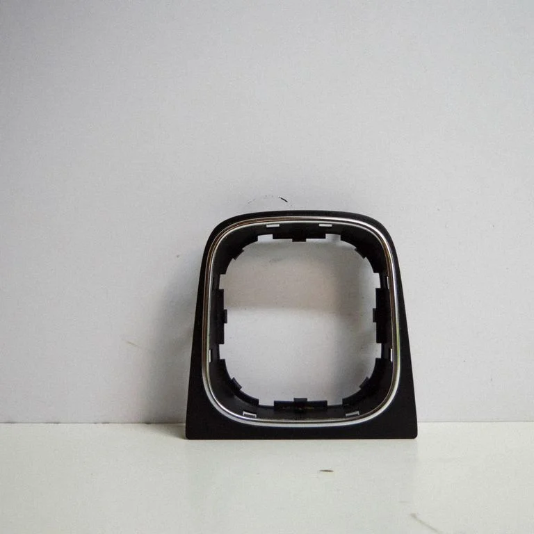 Pārnesumu pārslēga sviras apdare (plastmasas) – Volkswagen Eos (2006-2010)