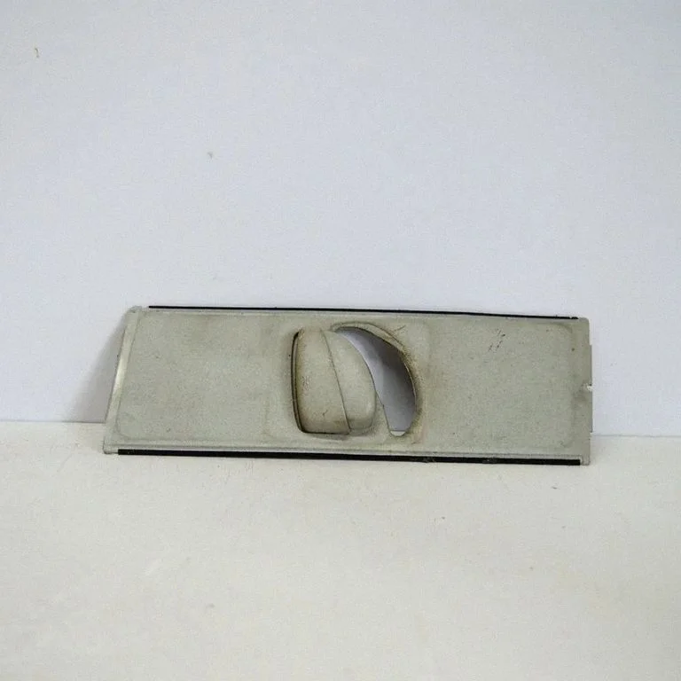 (B) statņa apdare (apakšējā) 1T0868309