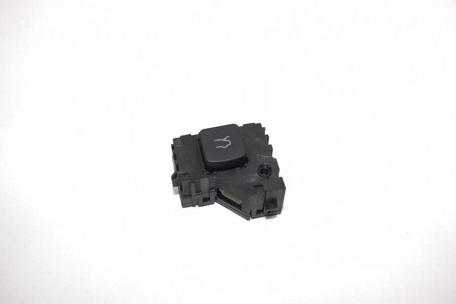 Tailgate/boot open switch button – Alfa Romeo Giulia (2016-)