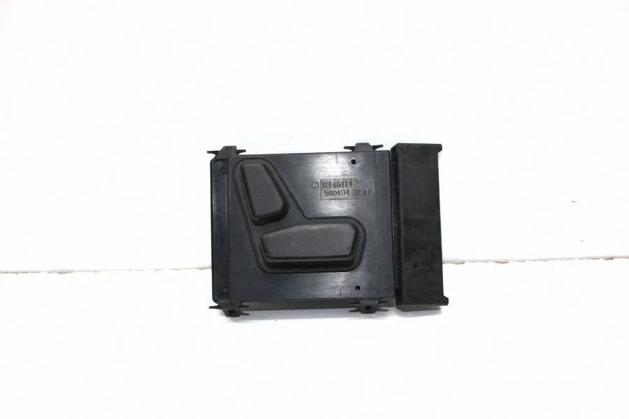 Sēdekļu regulēšanas slēdzis (-ži) 56049432AF – Chrysler 300C (2011-)