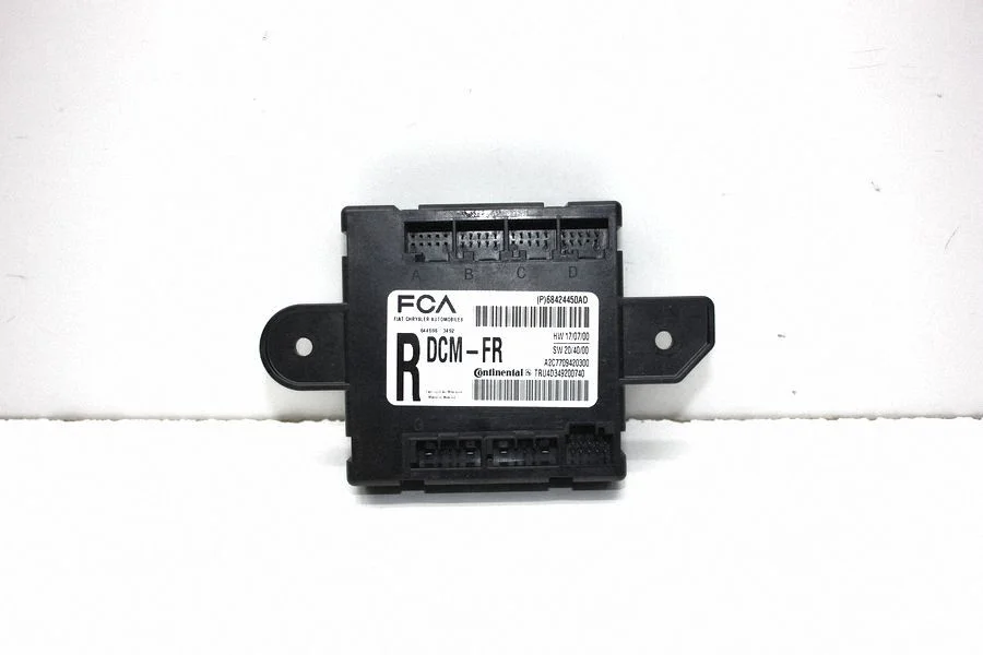 Durvju elektronikas vadības bloks P68424450AD – Chrysler 300C (2011-)