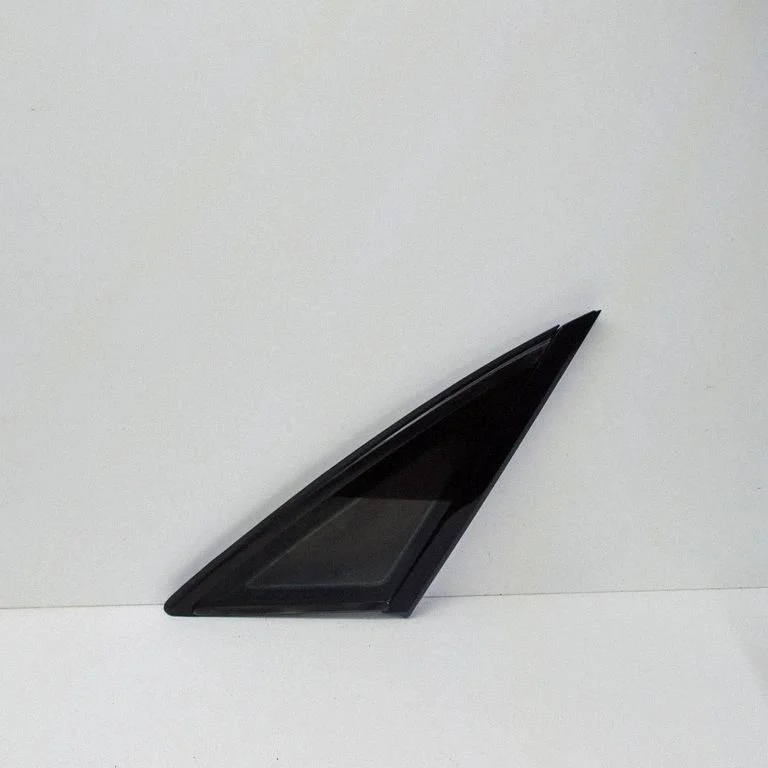 Rear vent window glass 43R00083