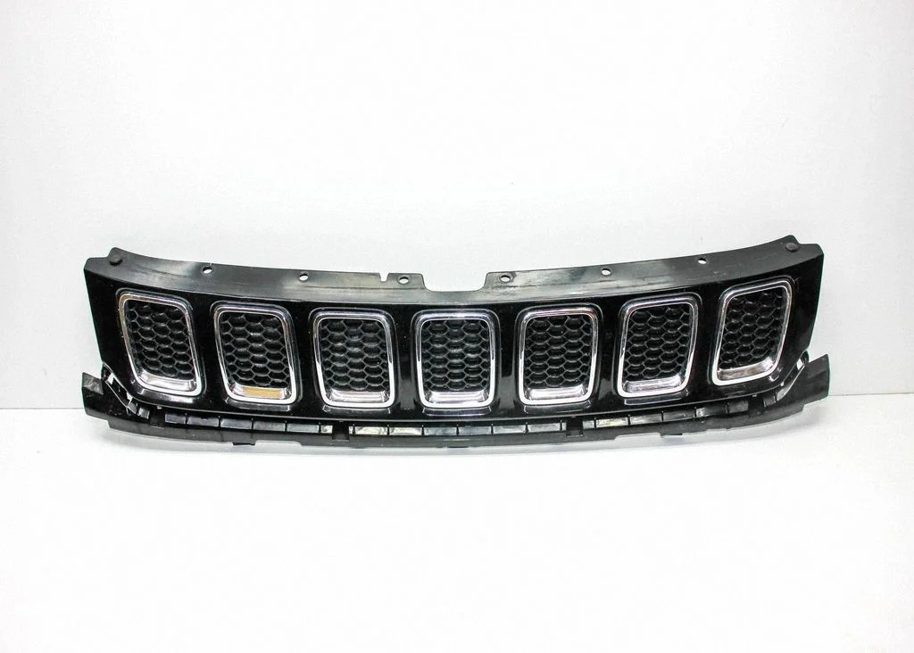 Atrapa przednia (grill) 5UP86TRMAB