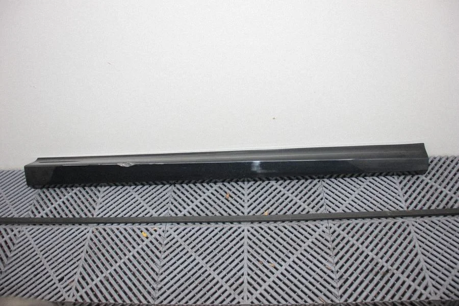 Priekšējo durvju apdare (molings) – BMW iX3 G08 (2020-)