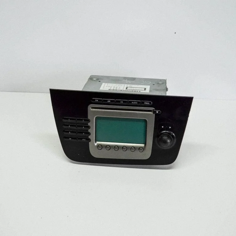 Radio/CD/DVD/GPS head unit – Seat Altea XL (2004-2015)
