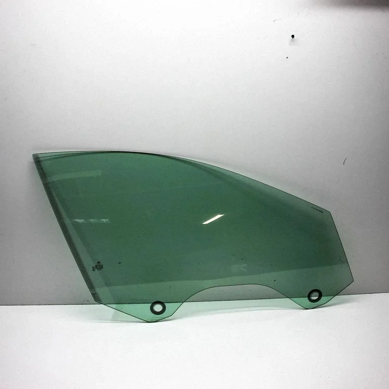 Galvenais priekšējo durvju stikls (divdurvju) E143R001026