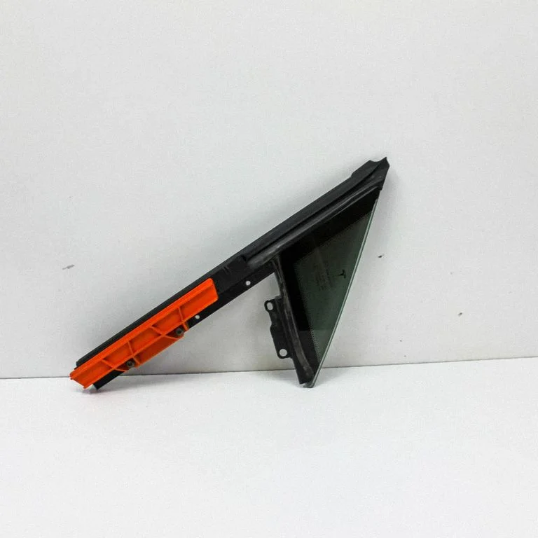 Kolmnurkne klaas kere esiosas 43R001074