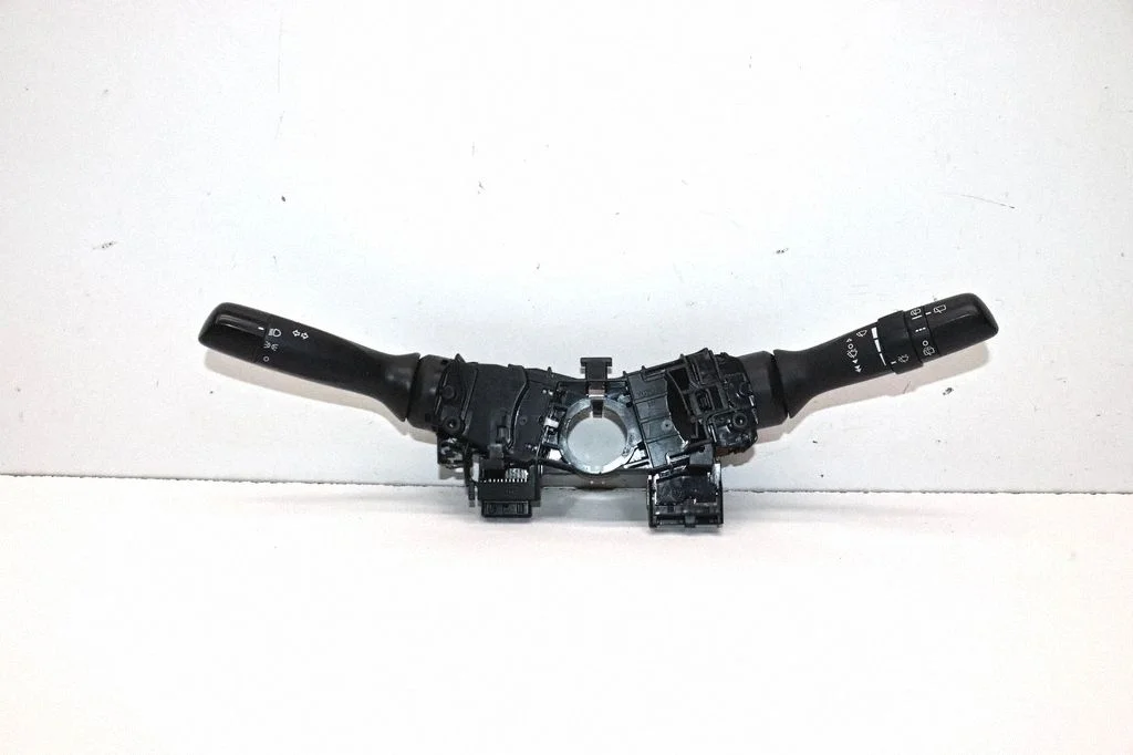 Indicator stalk – Subaru Forester SJ (2013-2018)