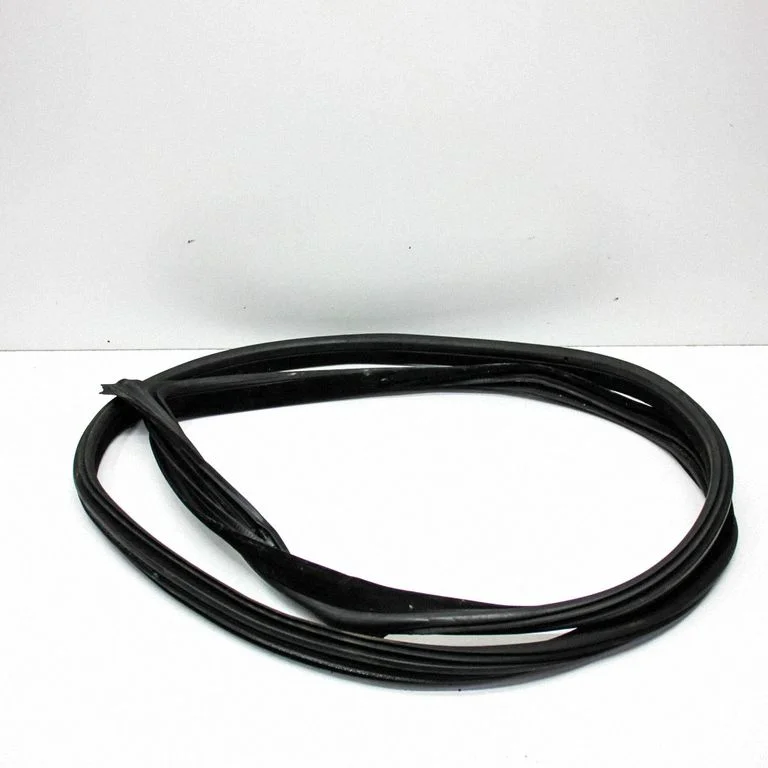 Priekšējā blīvgumija (uz durvīm) 7275298