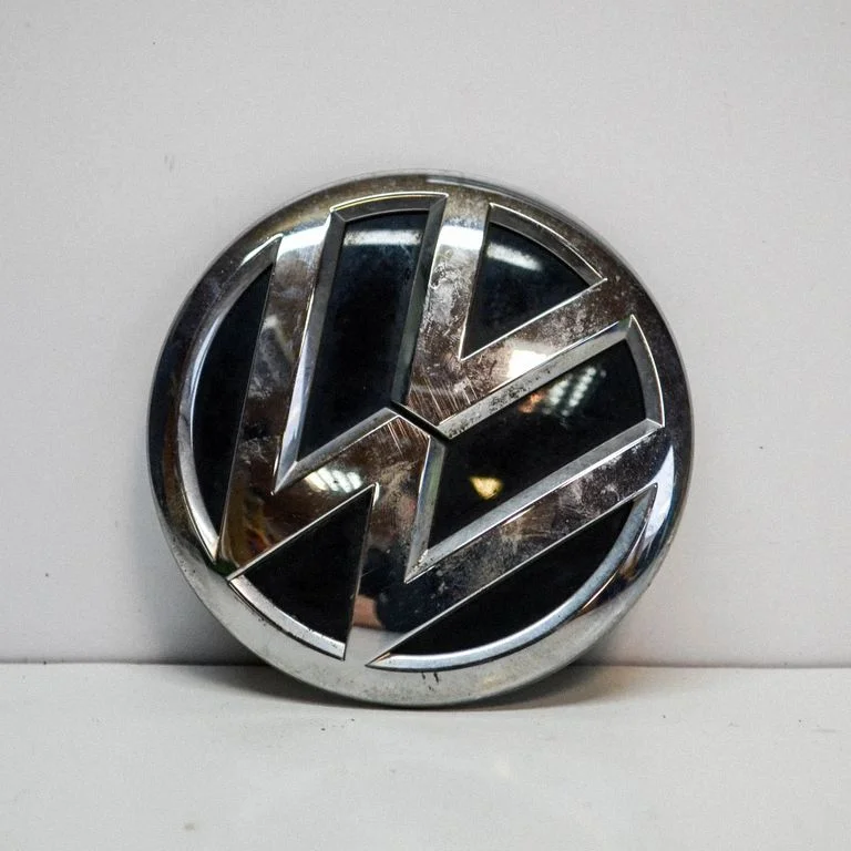 Manufacturers badge/model letters – Volkswagen Jetta VI (2011-2018)