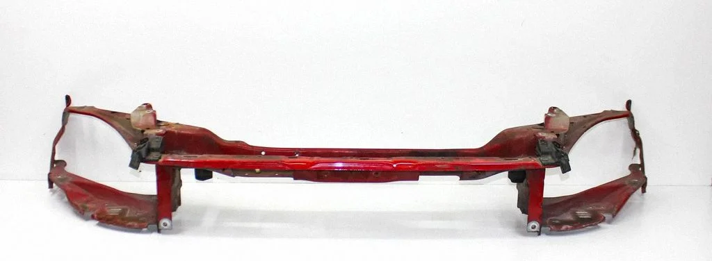 Radiatoru paneļa augšējā daļa – Volvo C30 (2010-2013)