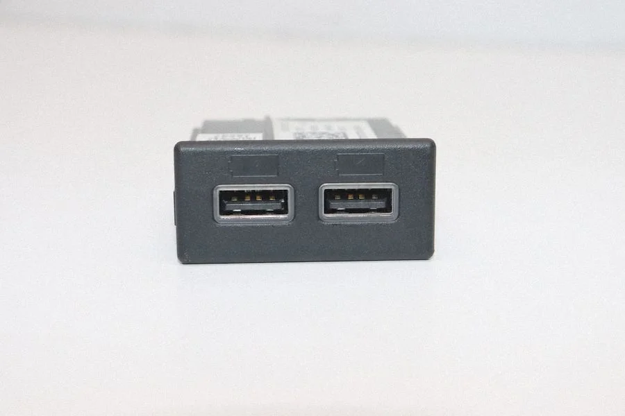 Gniazdo USB 01561397270