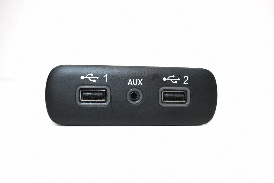 USB ligzda 3524791401 – Chrysler 300C (2011-)