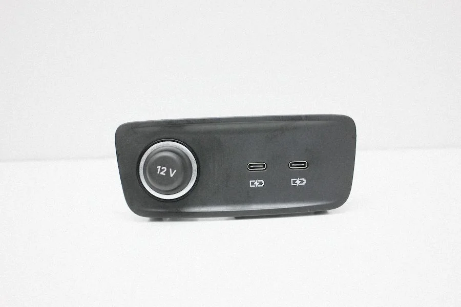 USB ligzda – Audi RS Q3 (2019-)