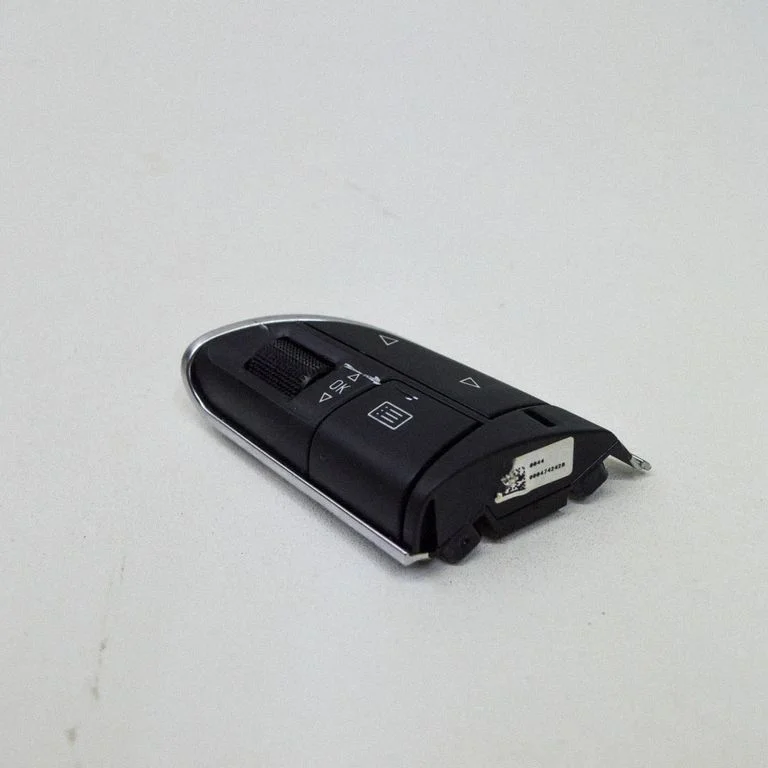 Steering wheel buttons/switches – Audi A8 S8 D4 4H (2010-2016)