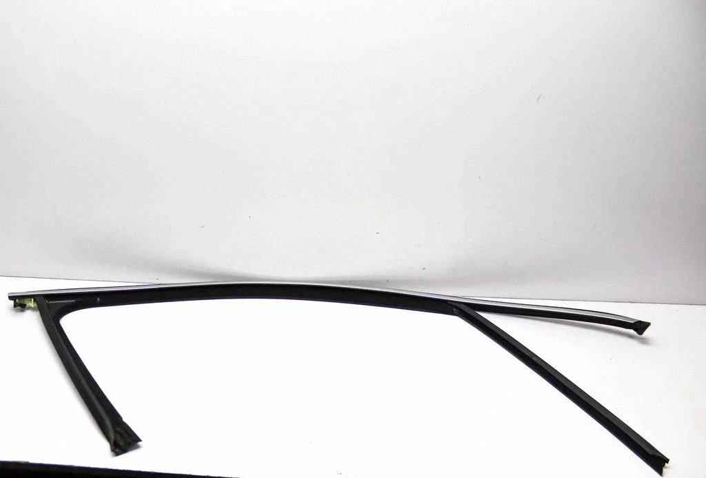 Listwa szyby drzwi – Porsche Cayenne (92A) (2010-2017)