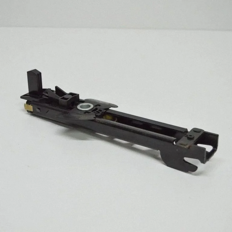Regulator wysokości pasa – Audi A4 Allroad B8 (2008-2016)