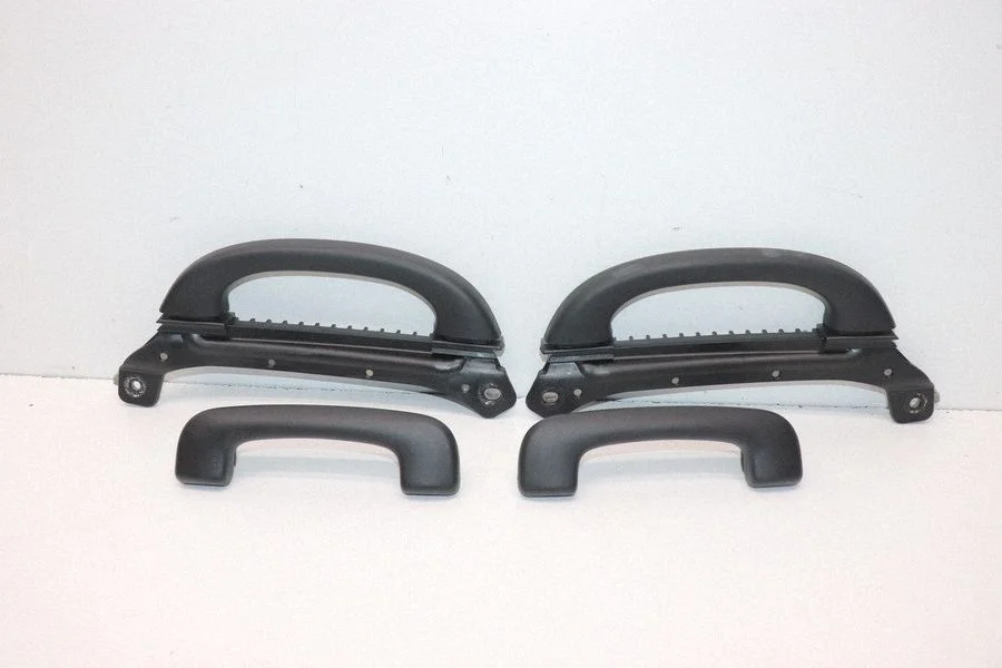 A set of handles for the ceiling – Jeep Grand Cherokee (2010-2021)