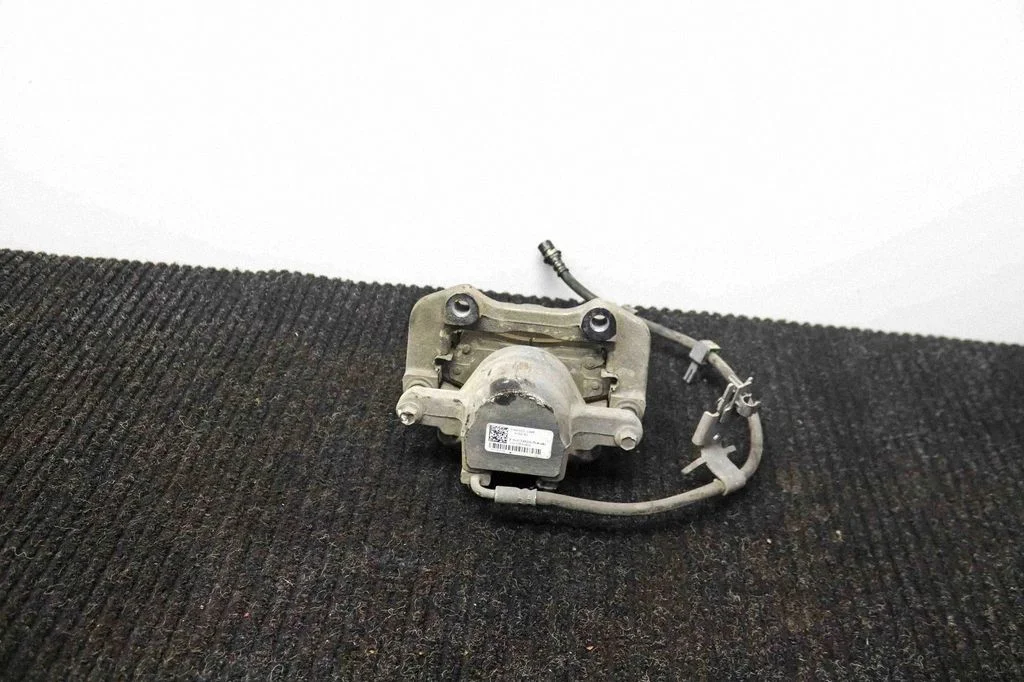 Priekšējais bremžu suports P68302654AB – Chrysler 300C (2011-)