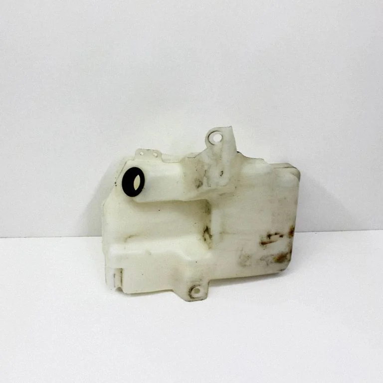 Windshield washer fluid reservoir/tank – Ford Escape (2001-)