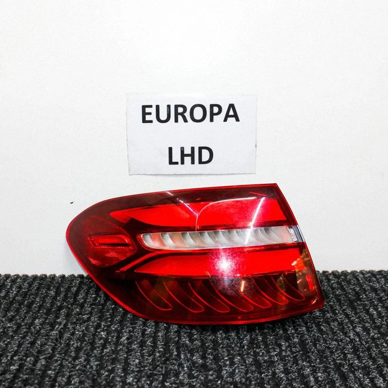 Aizmugurējais lukturis virsbūvē – Mercedes-Benz GLC klase C253 (2016-)