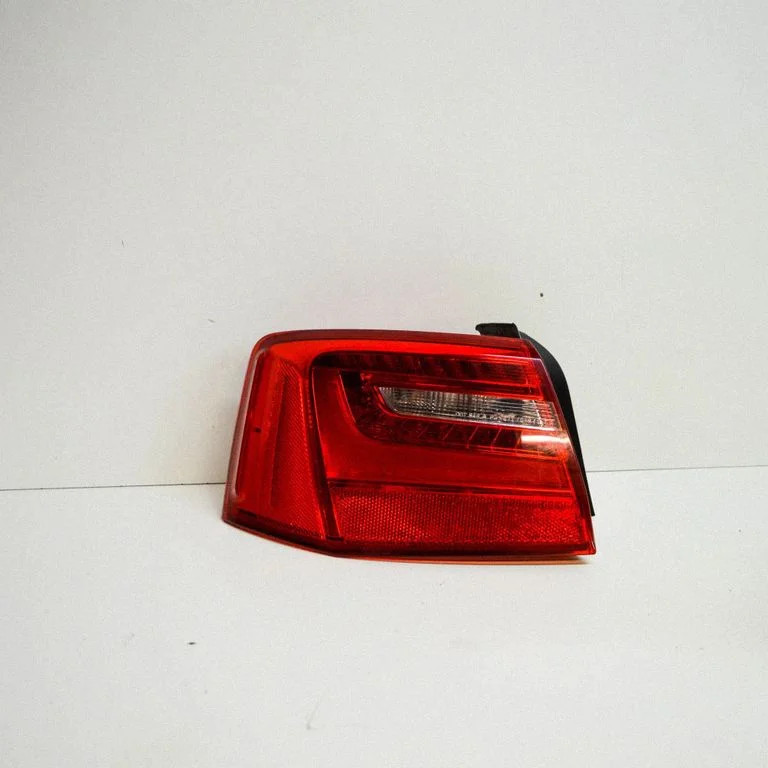 Aizmugurējais lukturis virsbūvē – Audi A6 S6 C7 4G (2011-2018)