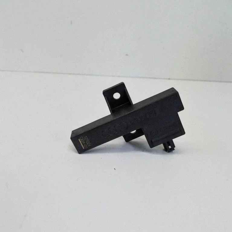 Keyless system antenna – Audi A8 S8 D4 4H (2010-2016)