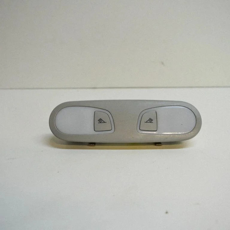 Lampka przednich siedzeń 4G0947111