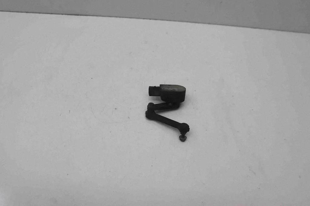 Air suspension front height level sensor – Audi Q7 4M (2015-)