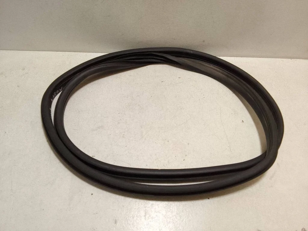 Tagaukse tihend (kere pool) – Opel Astra H (2004-2012)