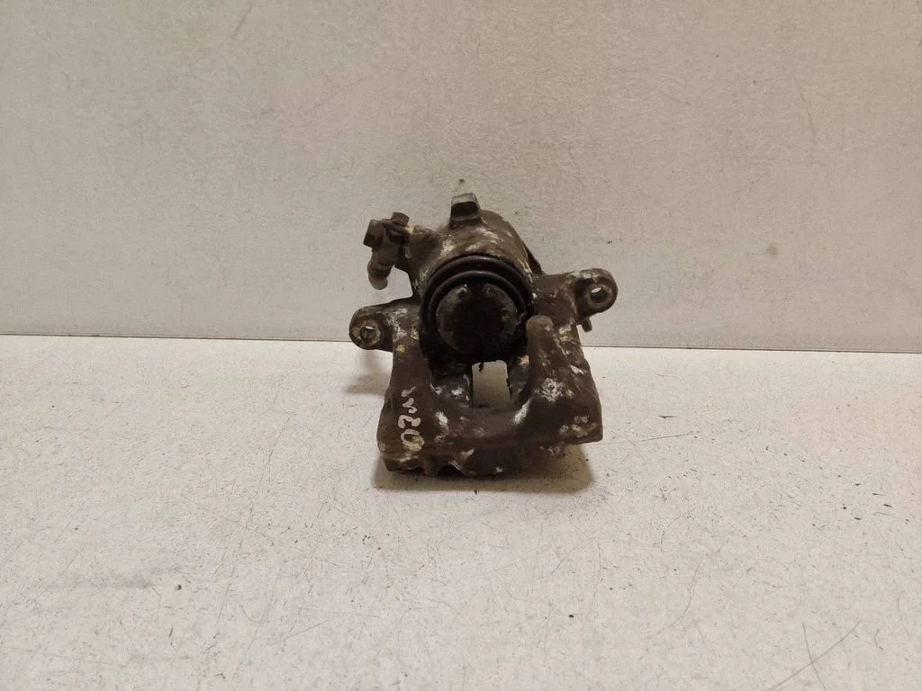 Zacisk hamulcowy tylny – Audi A4 S4 B6 8E 8H (2001-2005)