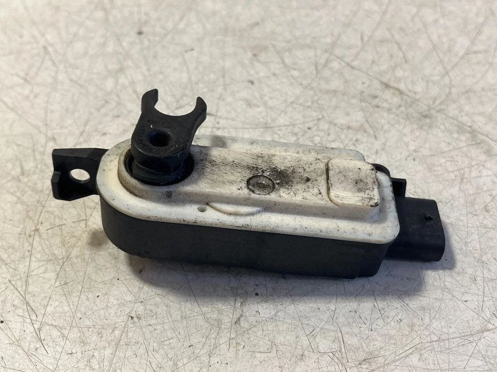 Radiator active air flap actuator – Mercedes-Benz B-Class W247 (2018-)