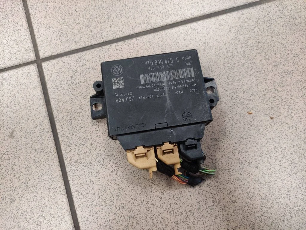 Parkošanās (PDC) sensoru vadības bloks – Volkswagen Tiguan (2007-2016)