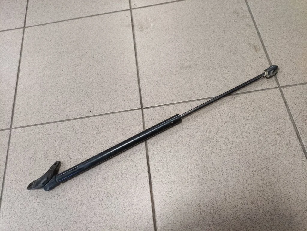 Tailgate/trunk strut/damper – Volkswagen Tiguan (2007-2016)