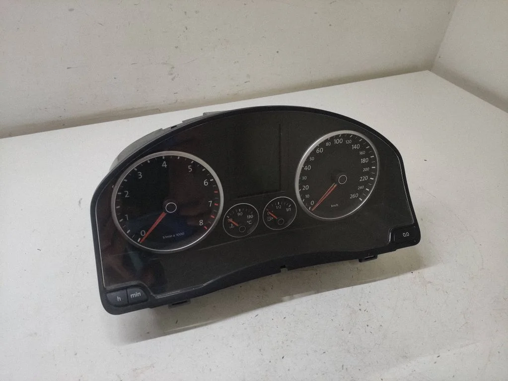 Spidomeeter (näidikuplokk) – Volkswagen Tiguan (2007-2016)