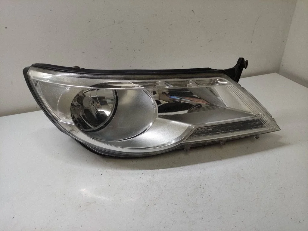 Priekšējais lukturis – Volkswagen Tiguan (2007-2016)