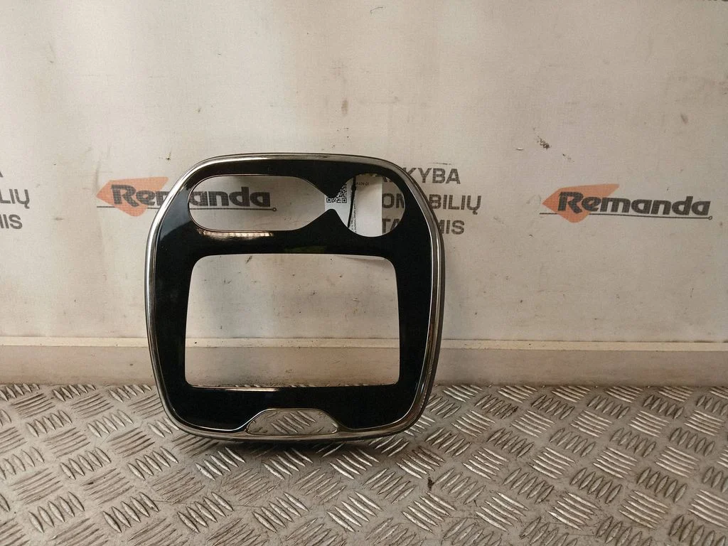Ramka radia/nawigacji – Renault Captur (2013-2020)