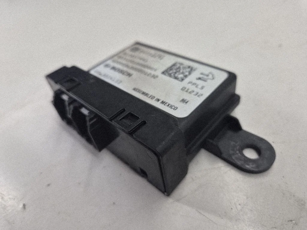 Parkošanās (PDC) sensoru vadības bloks – Chevrolet Traverse II (2018-2023)