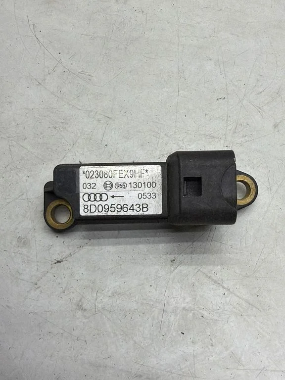 Drošības spilvenu trieciena sensors – Audi A5 8T 8F (2007-2016)
