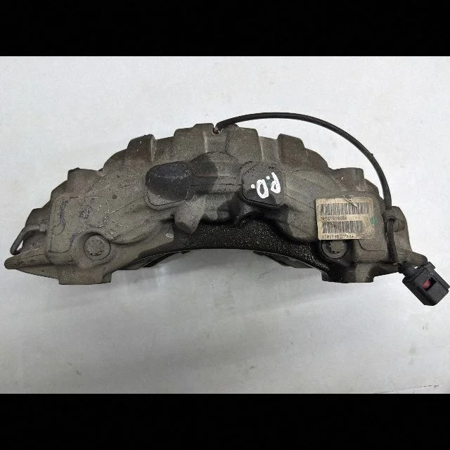 Zacisk hamulcowy przedni – Porsche Cayenne (92A) (2010-2017)
