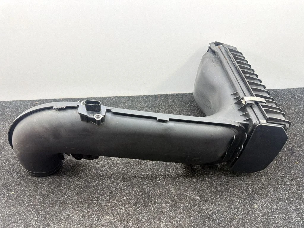 Obudowa filtra powietrza – BMW Seria 6 F12 F13 (2010-2018)