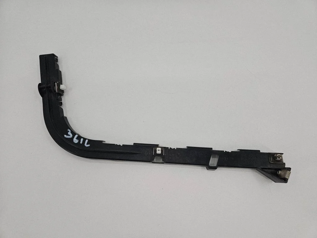 Rear bumper mounting bracket – Dodge Challenger (2008-2023)